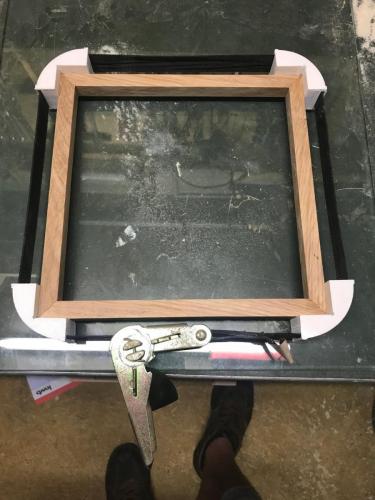 réalisation du cadre en chêneavec fixation imprimée en 3D